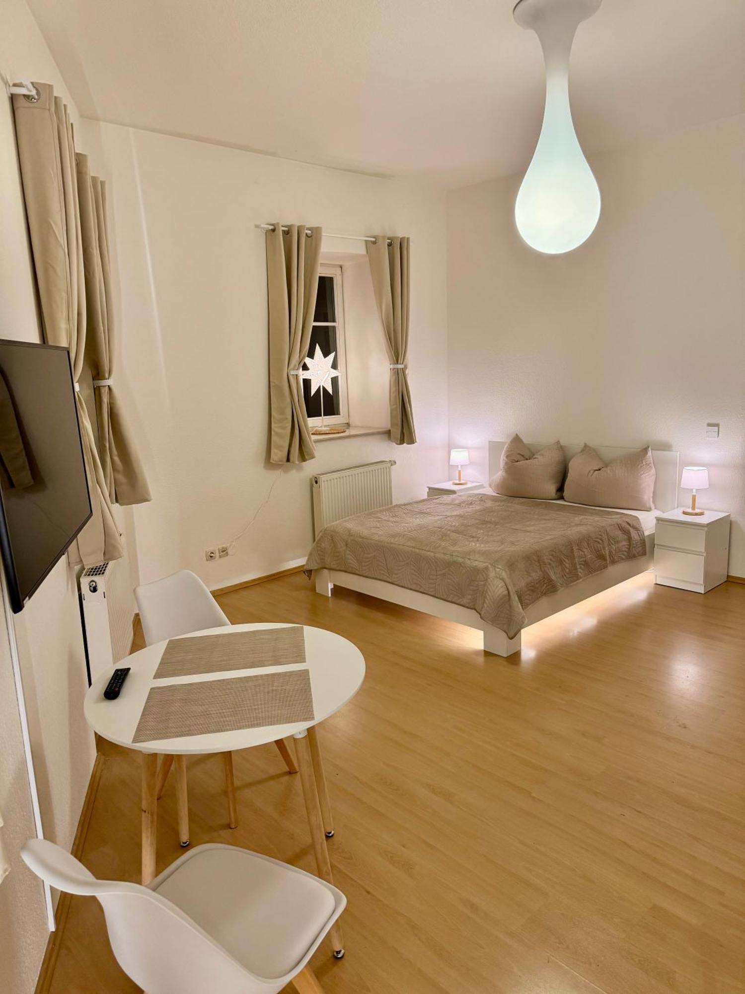 Ferienwohnung Schildblick Modernes Apartment Direkt In Der Altstadt Von Erfurt Nahe Der Kraemerbruecke - Beste Innenstadtlage מראה חיצוני תמונה