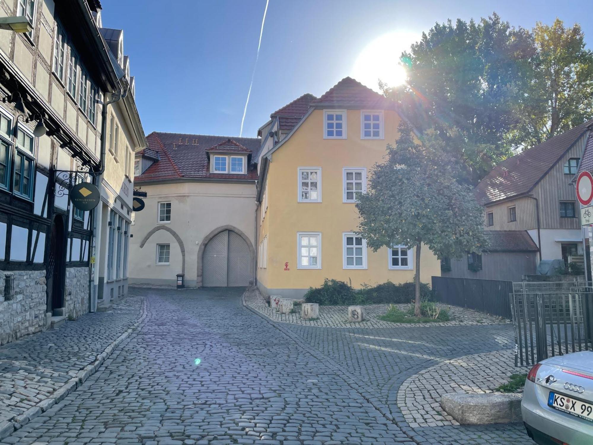 Ferienwohnung Schildblick Modernes Apartment Direkt In Der Altstadt Von Erfurt Nahe Der Kraemerbruecke - Beste Innenstadtlage מראה חיצוני תמונה