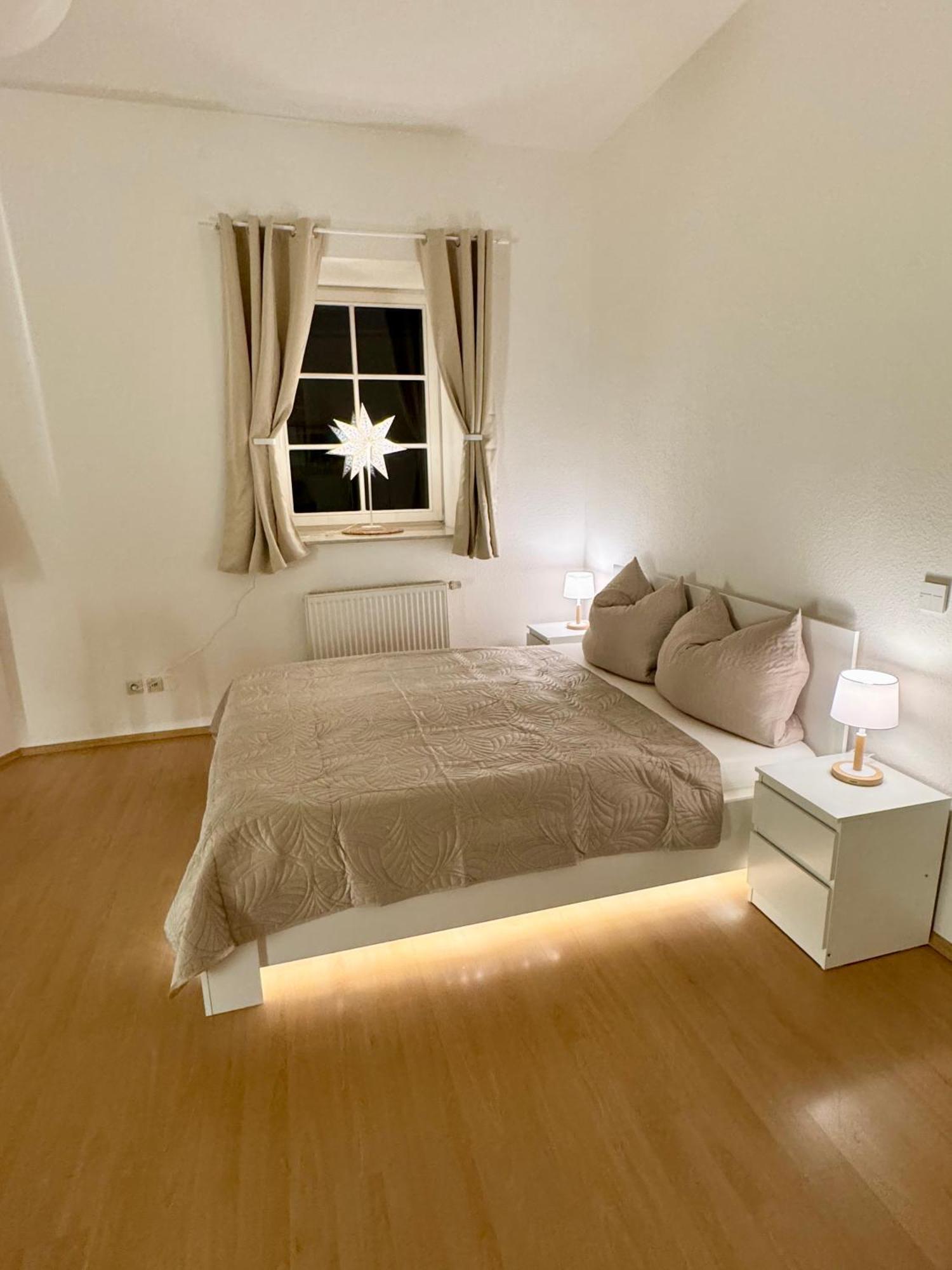 Ferienwohnung Schildblick Modernes Apartment Direkt In Der Altstadt Von Erfurt Nahe Der Kraemerbruecke - Beste Innenstadtlage מראה חיצוני תמונה